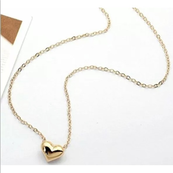 Jewelry - 🎉BLACK FRIDAY SALE! 🎉Cute Gold Heart Necklace